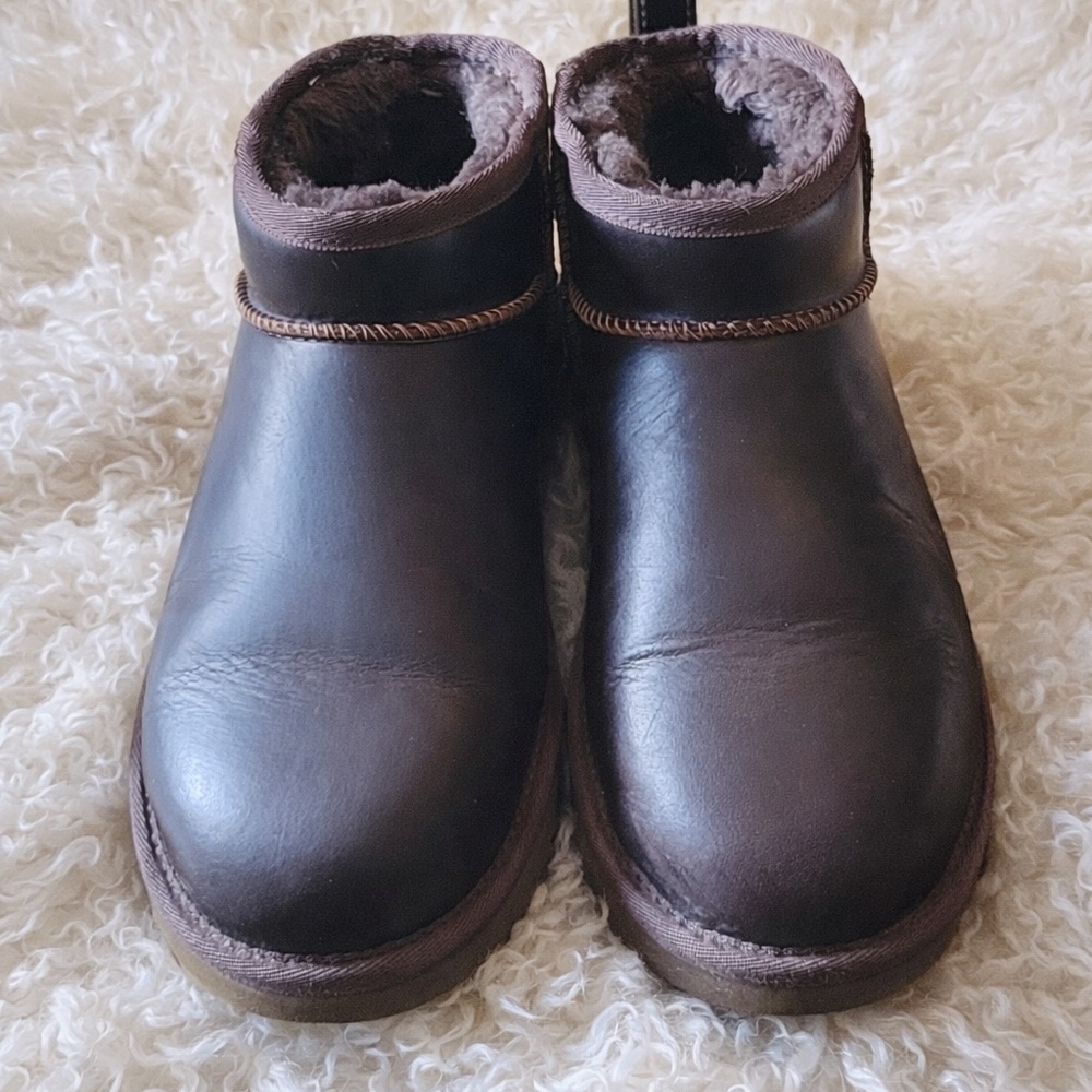 UGG Classic Ultra Mini Regen Brown Boot Size 8